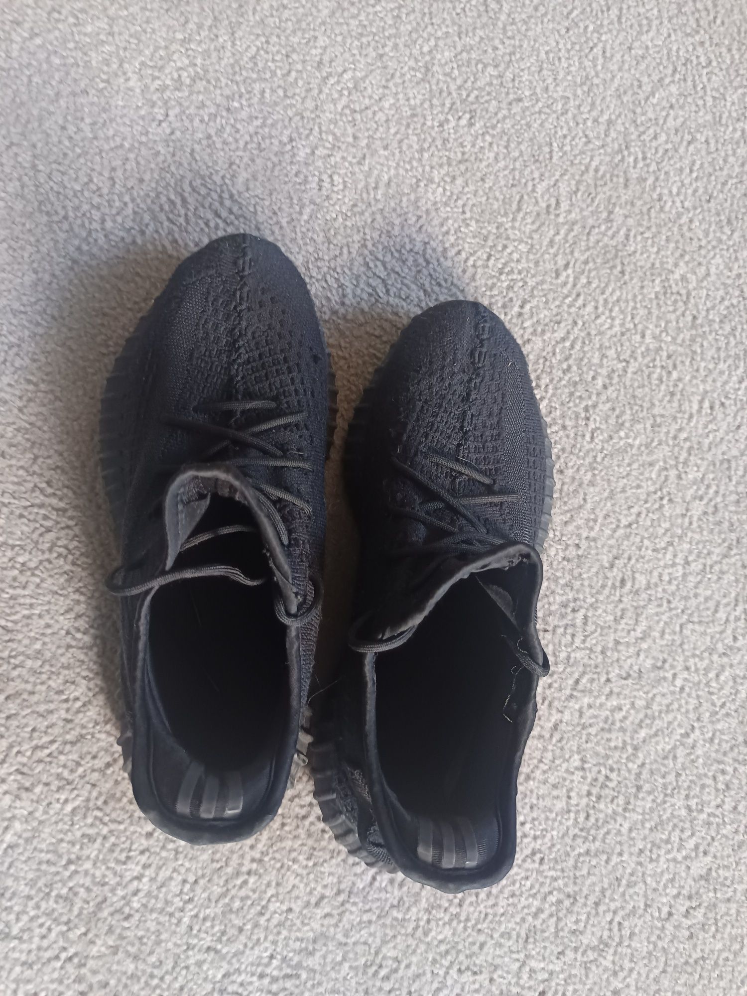 Yeezy 350 v2 Onyx