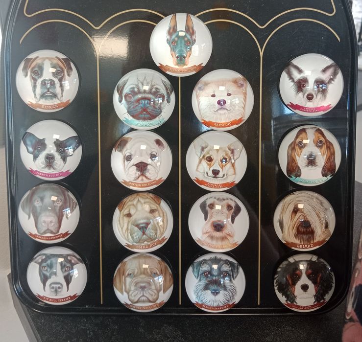 Magnes szklany z psami okrągły ok. 4cm - 1szt