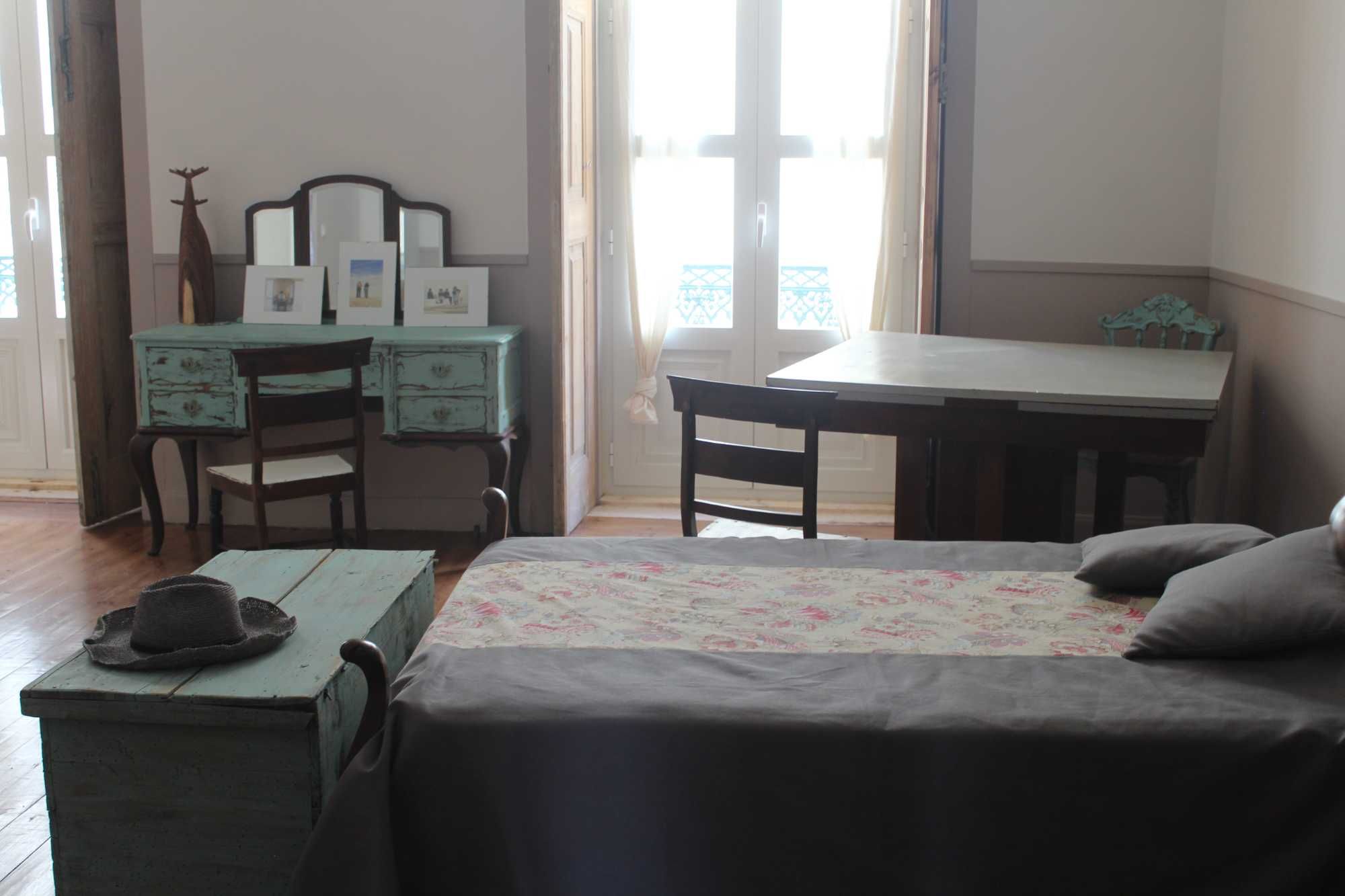 Quartos individuais com casa de banho privativa e excelentes condições