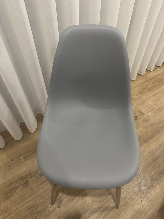 Cadeiras cor cinza