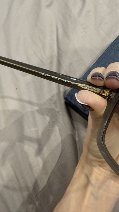 Оригінальні окуляри Prada