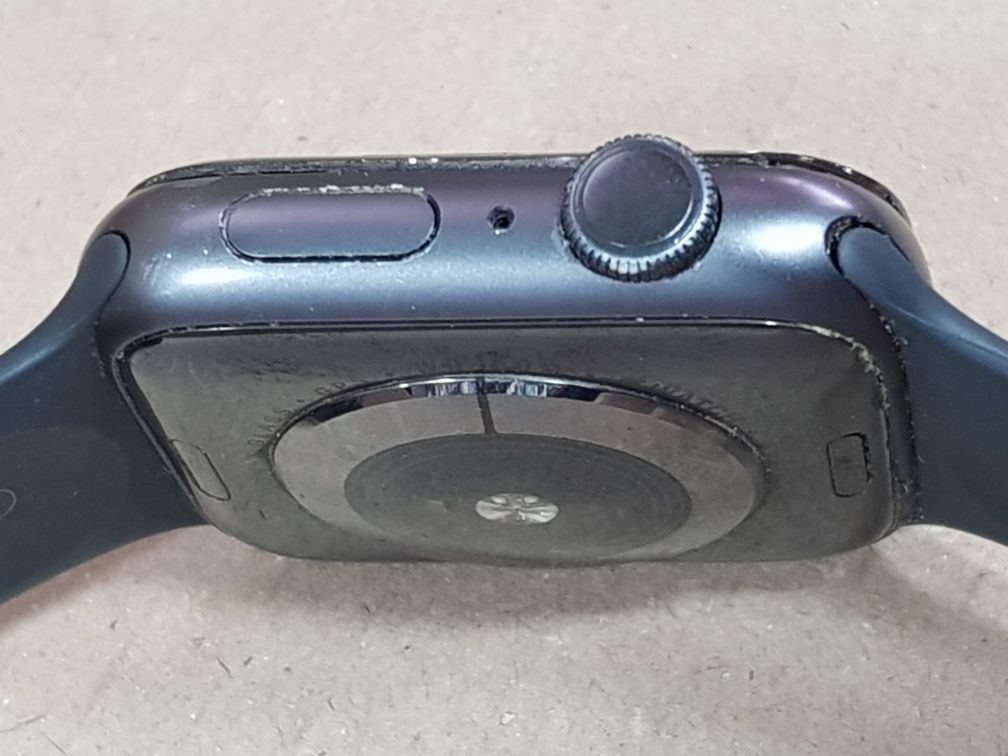 Часы Apple Watch 5/44мм