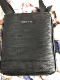 Продам сумку Trussardi