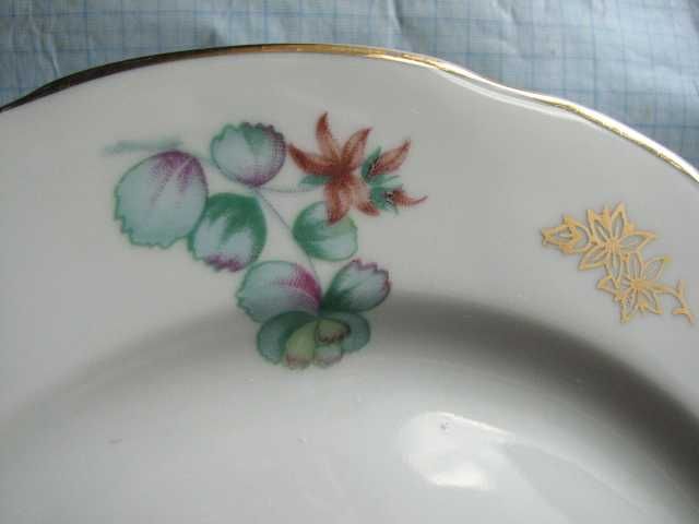 Набор тарелок и блюдо Коростень