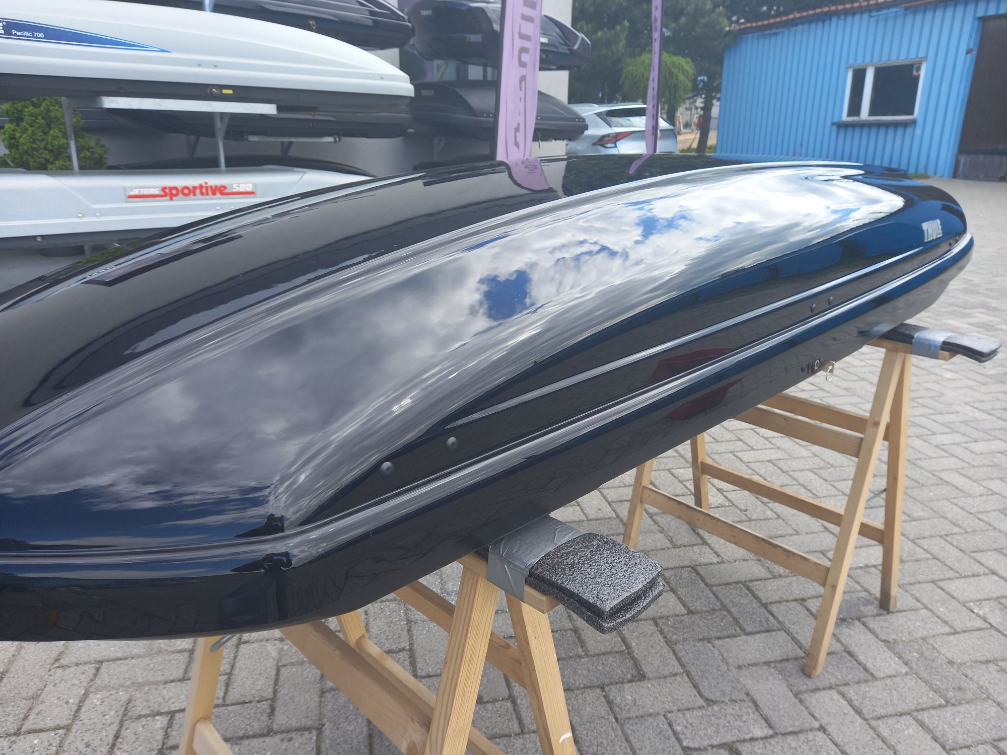 Boks dachowy Thule Spirit 820 srebrny połysk, box, kufer