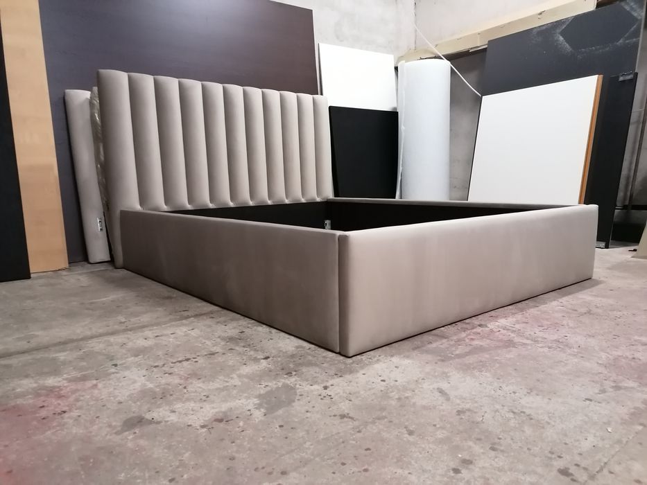 Sypialnia panele łóżko tapicerowane stelaż pojemnik 220 200x200 welur