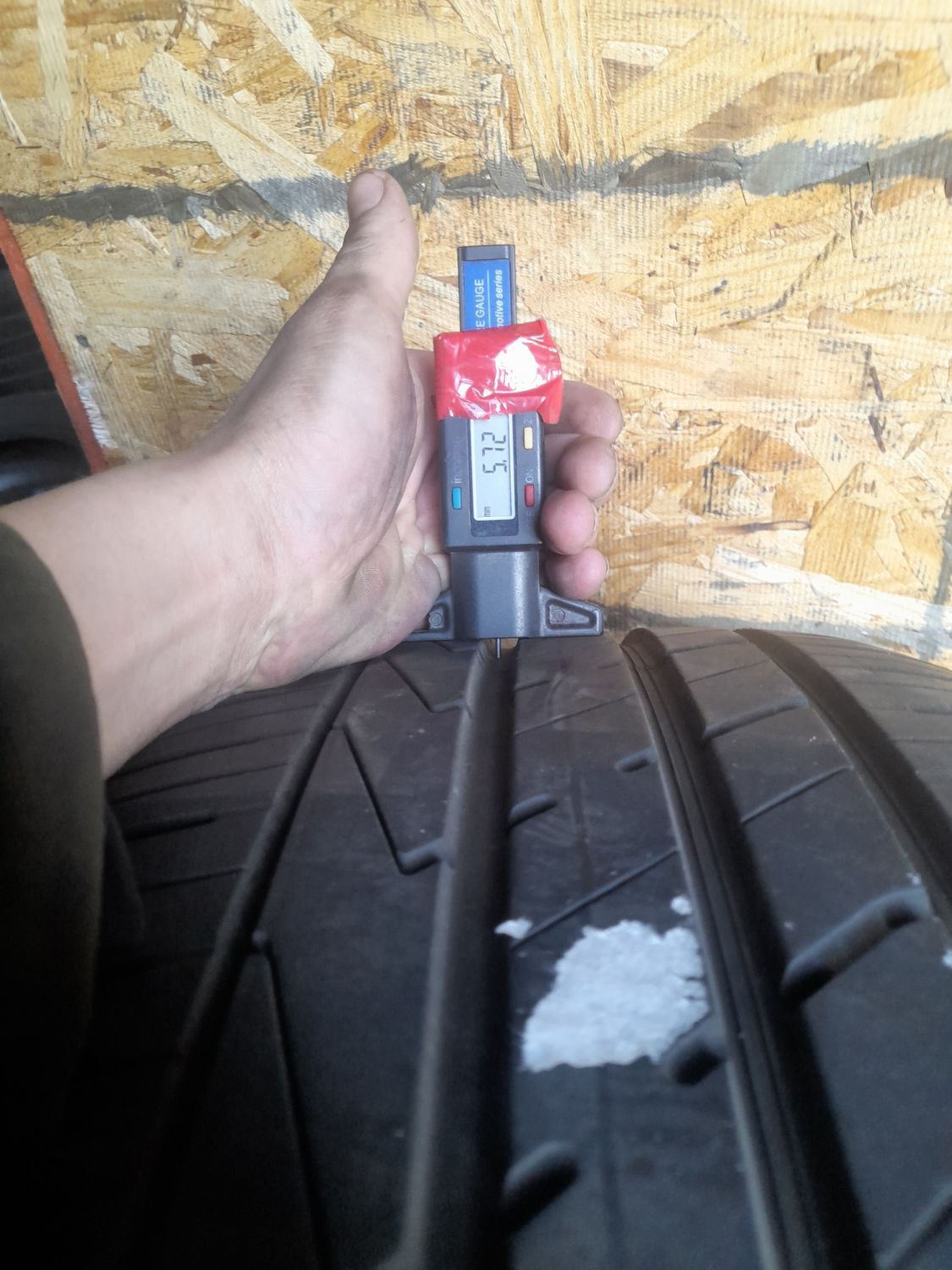Шини Hankook Ventus S1 Evo2 SUV K117A 235/50 R19 99V Б/У 5,5 мм
