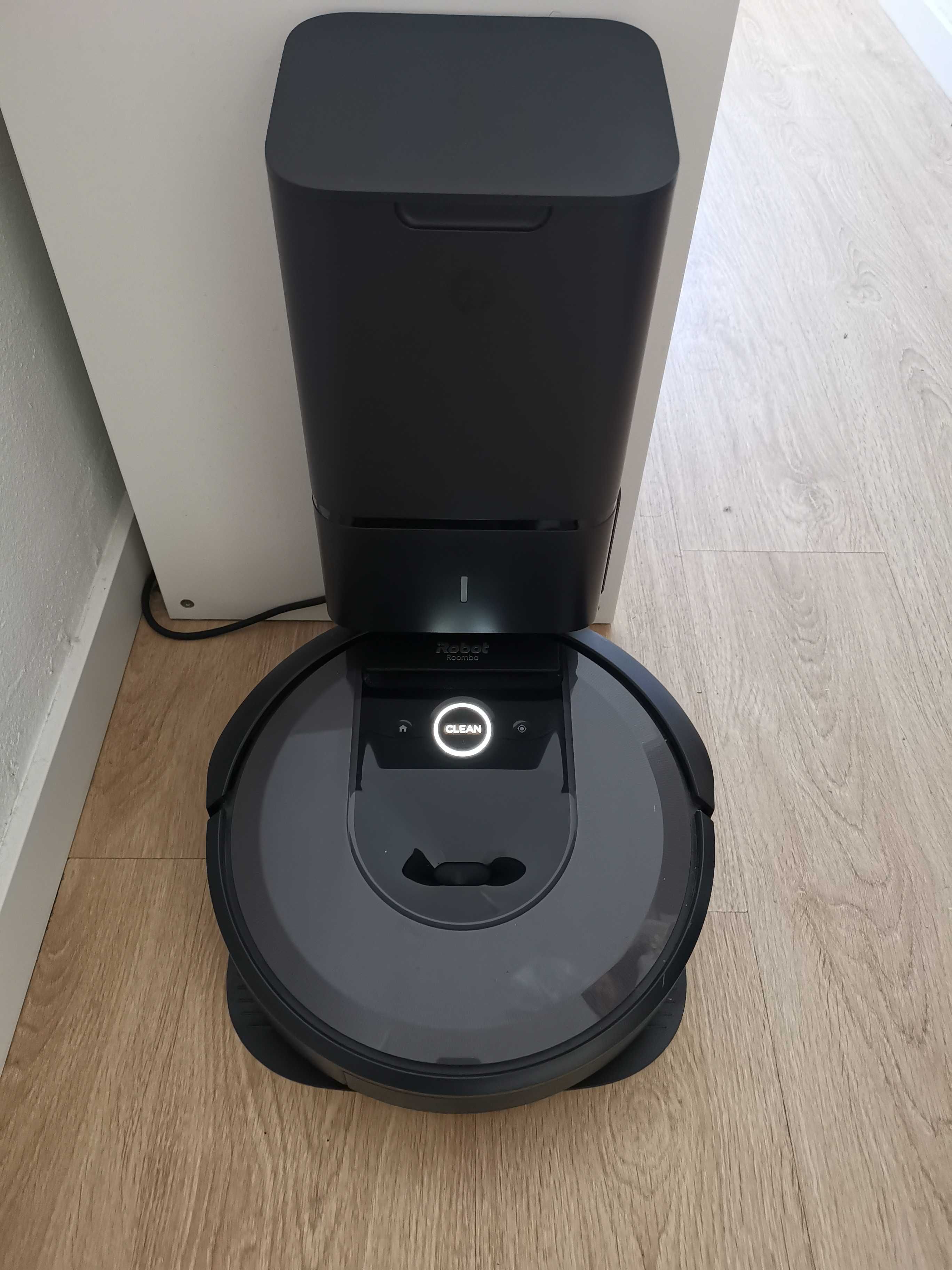 Aspirador robô (IRobot - Romba I7 +)