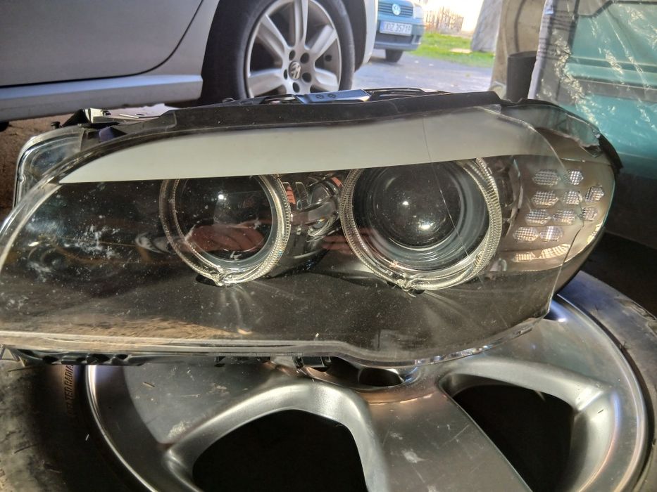 Lampa Przednia BMW F10 F11 Lewa Przedliftowa Uszkodzona