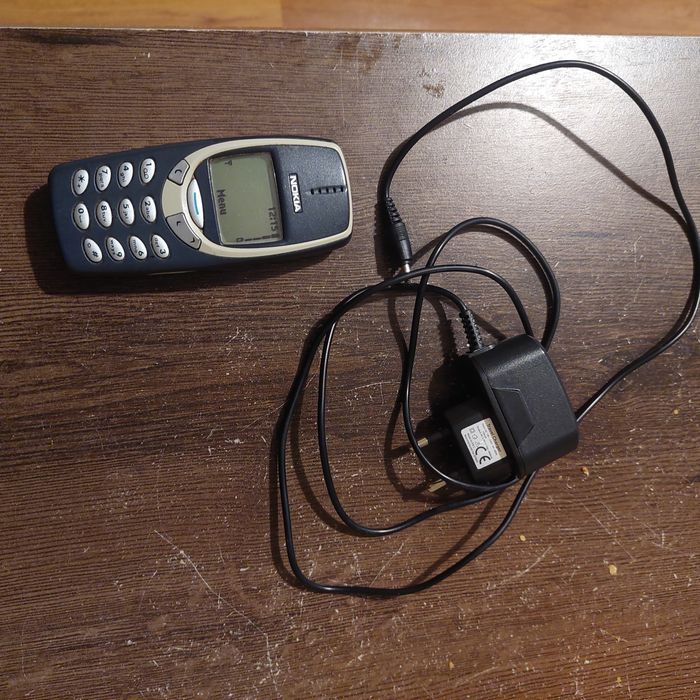 Nokia 3310+  ladowarka
