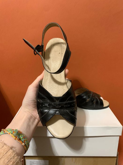 Сандалі жіночі літні 37 розмір