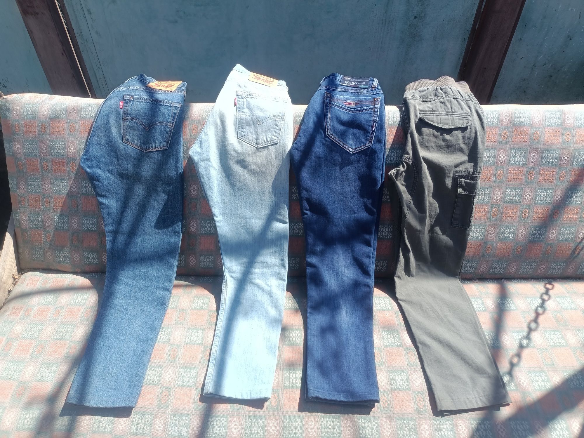 Продам джинси Levis 501,514