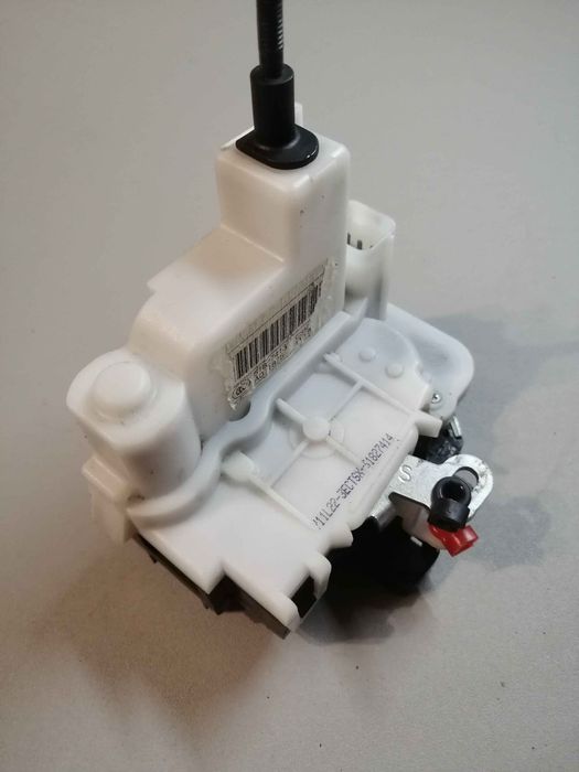 Fiat/Alfa/Lancia 500 07-15 замок дверей перед LH ZK1288 51827413