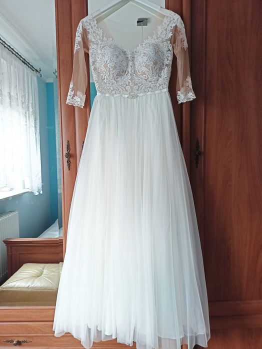 Suknia ślubna z długim rękawem