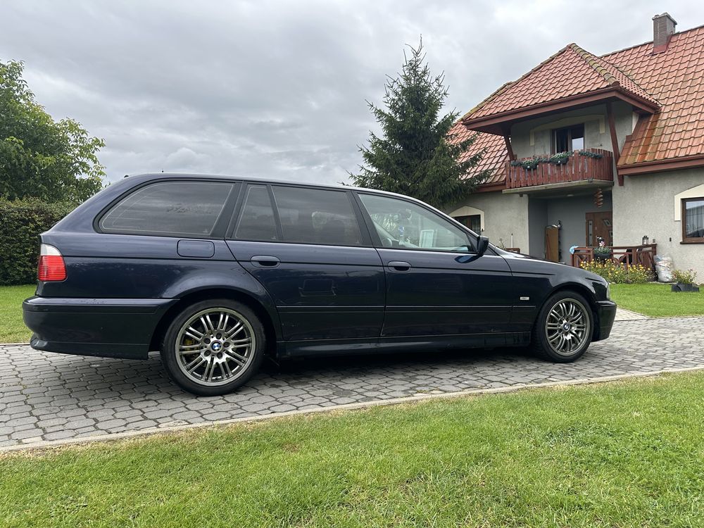 Bmw E39 530i / LPG / Manual / Stylingi 17” / Serducho / Shadowline