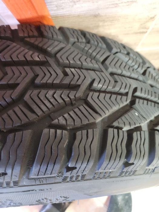 Felgi oryginalne audi z oponami zimowymi