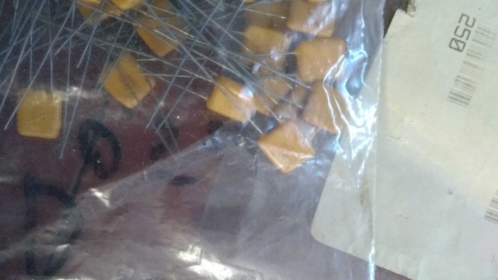 Конденсатор керамический avx 1mf 200v 100v br502c105kta