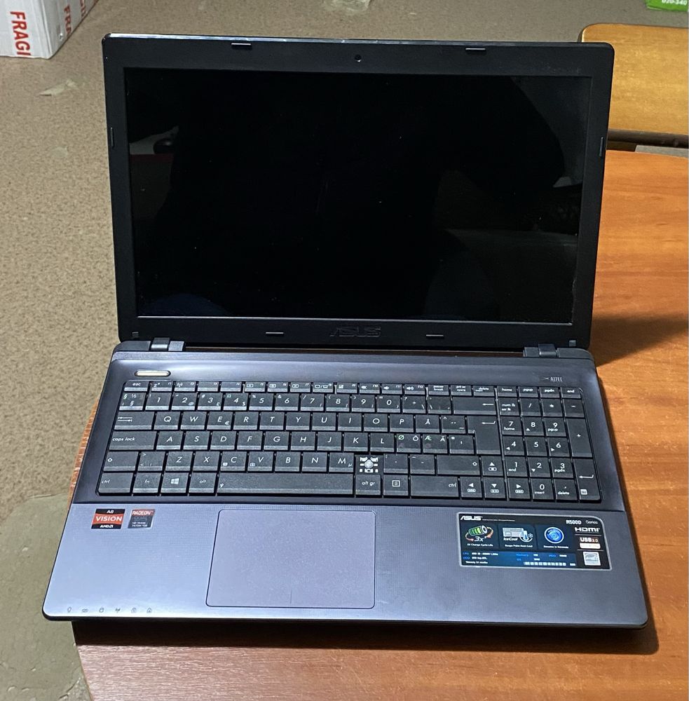 Ноутбук Asus R500D 15.6"/ на запчастини! N2082