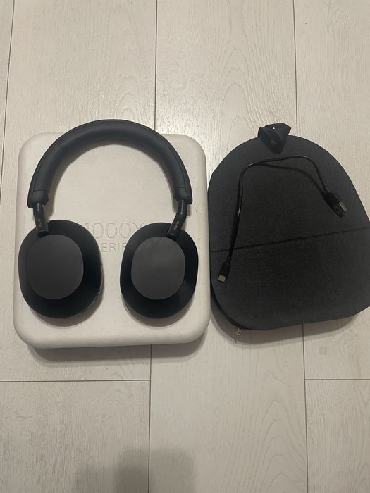 Продам Sony WH-1000XM5 Black