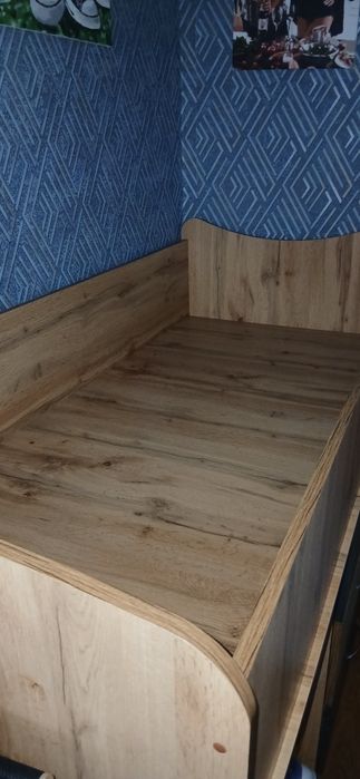 Продам дитяче ліжко горище.