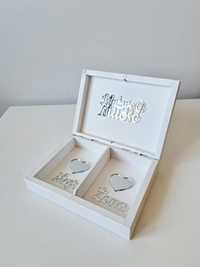 Białe pudełko na obrączki Lustrzane srebrne napisy wesele ślub