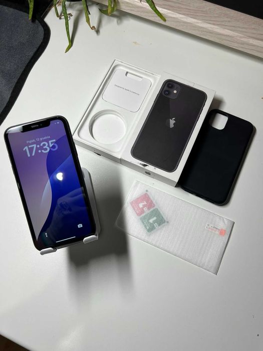 Smartfon Apple iPhone 11 4 GB / 64 GB 4G (LTE) czarny ZESTAW