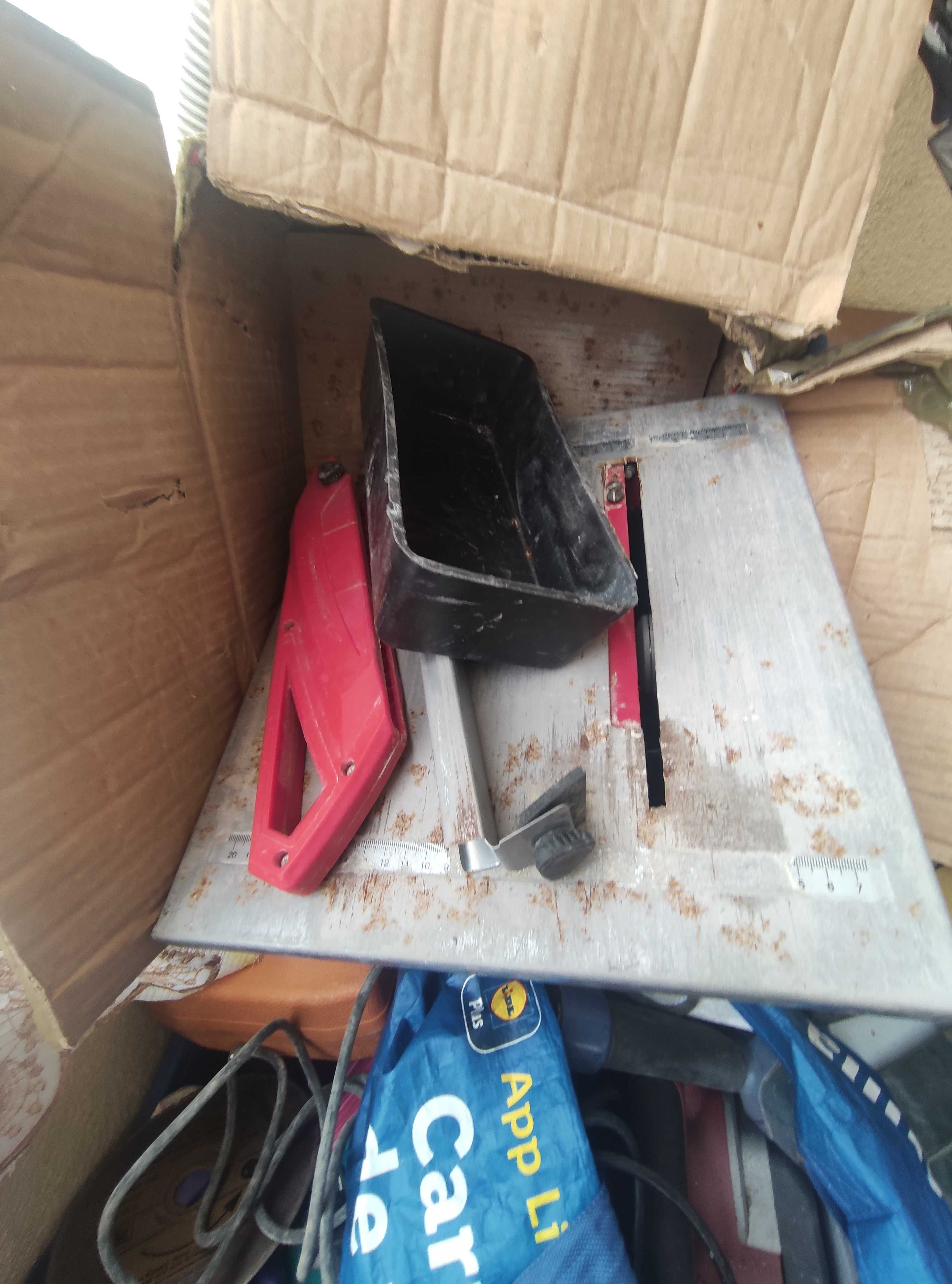 Serra elétrica Einhell com mesa