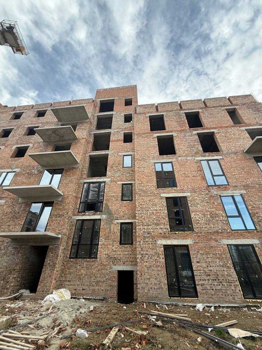 Продається 1 кім. квартира 44м2 в ЖК "Вавель"  поруч т.ц. "Veles Mall"