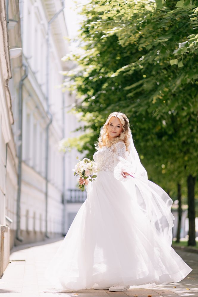 Весільна сукня