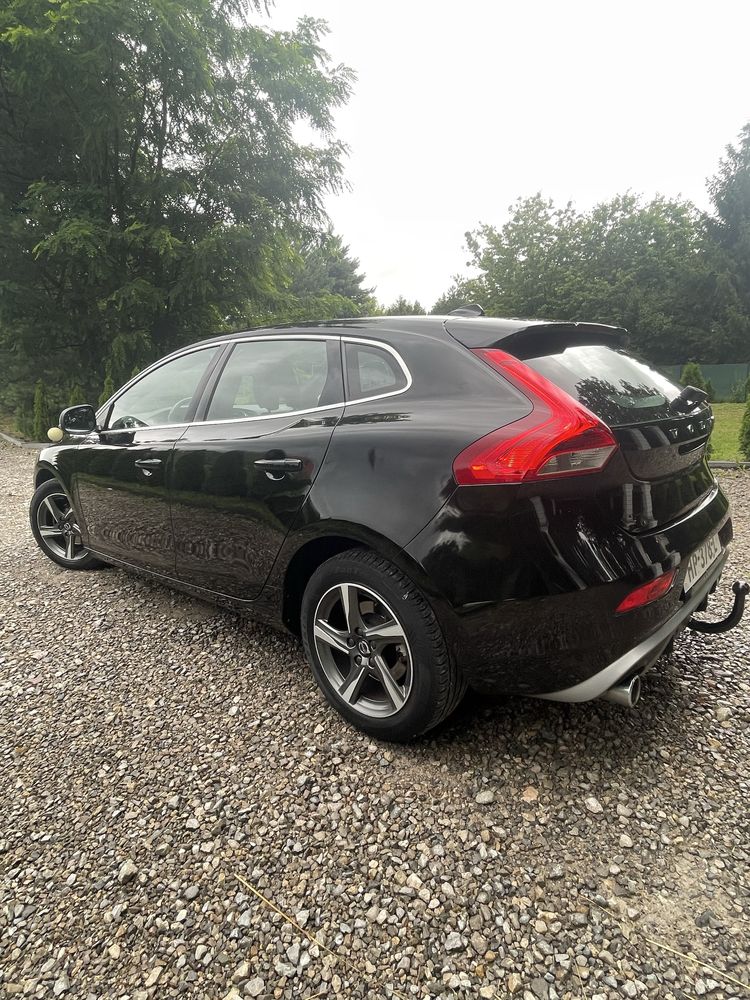 Volvo V40 2.0  D2 R-Design bi-xenon/skora/alcantara/nawi/alu ,polecam!