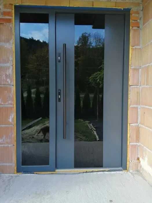 Drzwi zewnętrzne nowoczesne z pochwytem 150cm producent