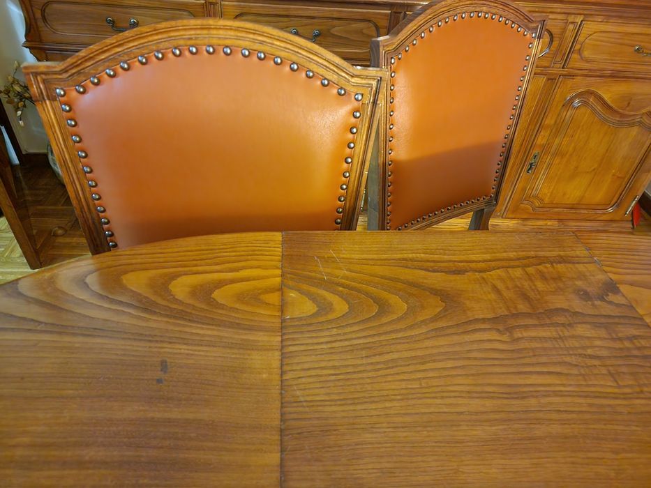 4 cadeiras em pele castanho