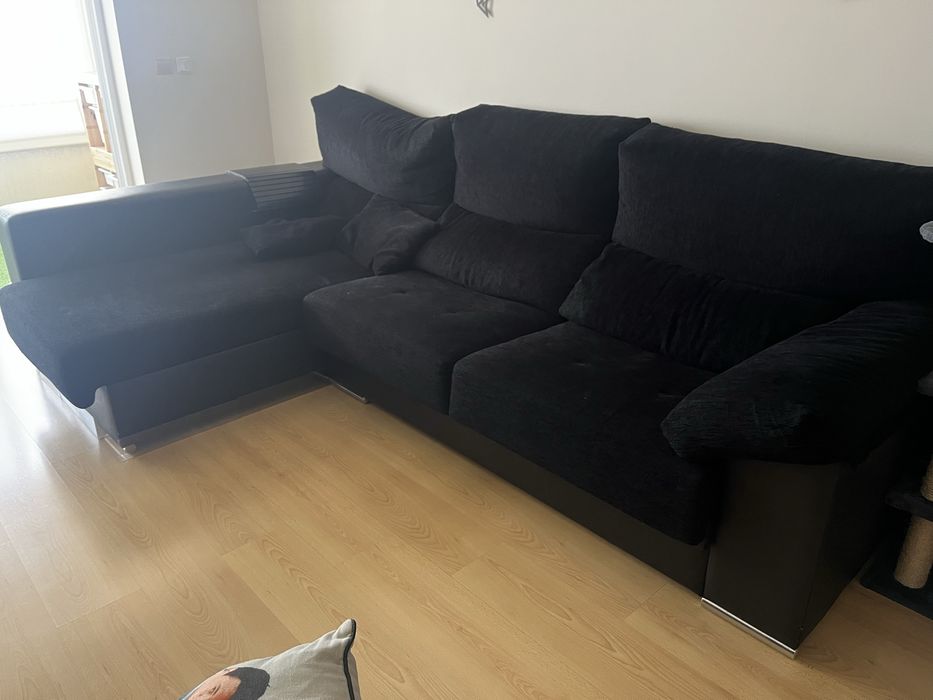 Sofa preto chaise longe