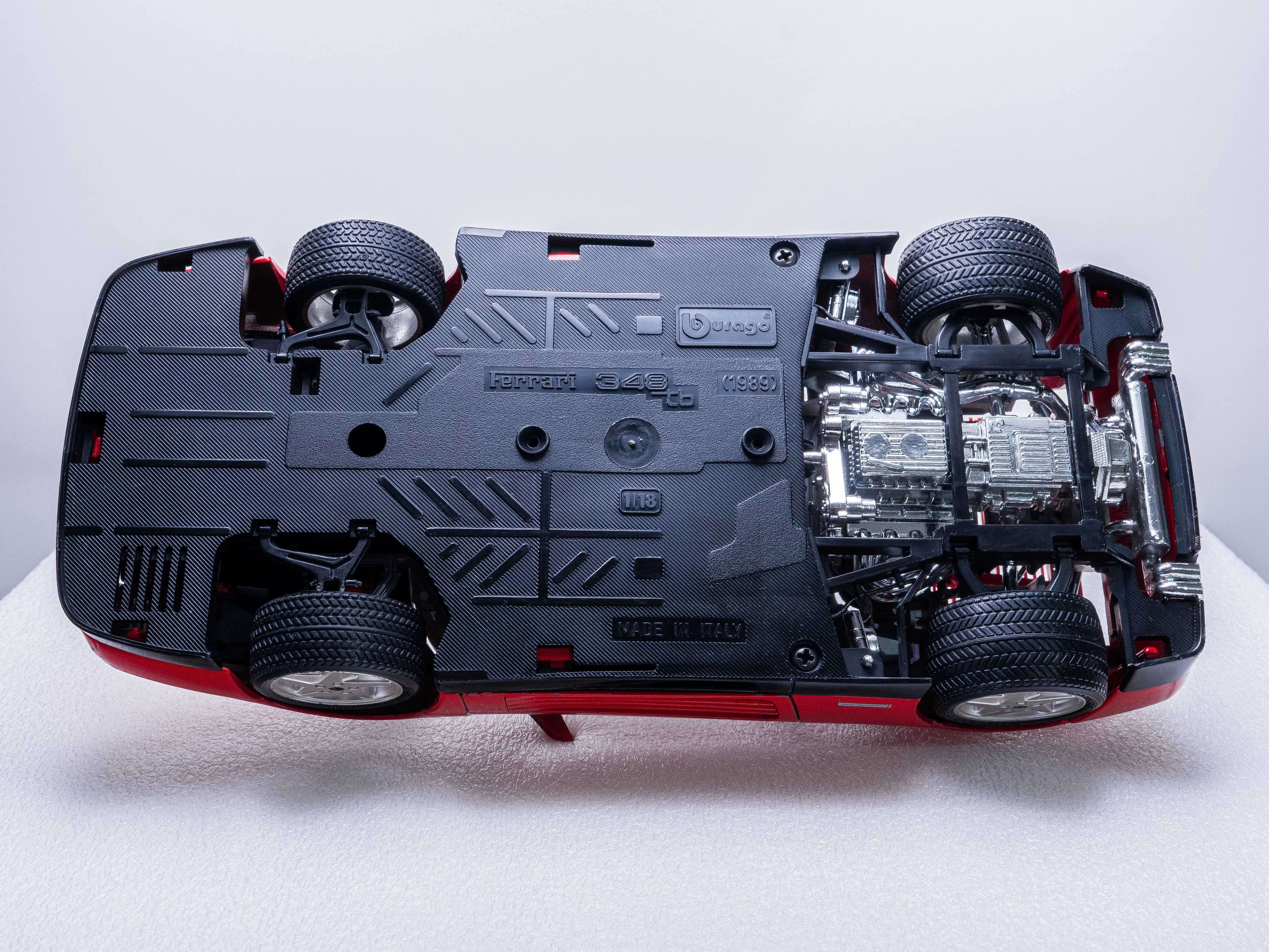 Model samochodu 1:18 BBurago 1989 Ferrari 348 TB