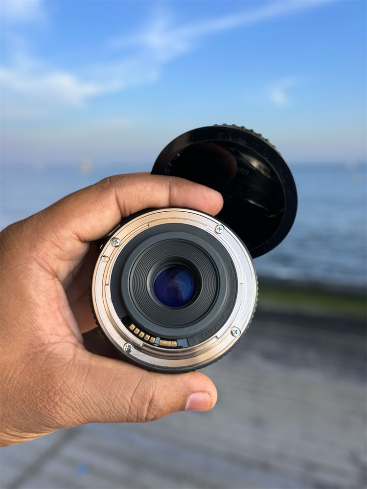 Canon EF-S 24mm f2.8 STM