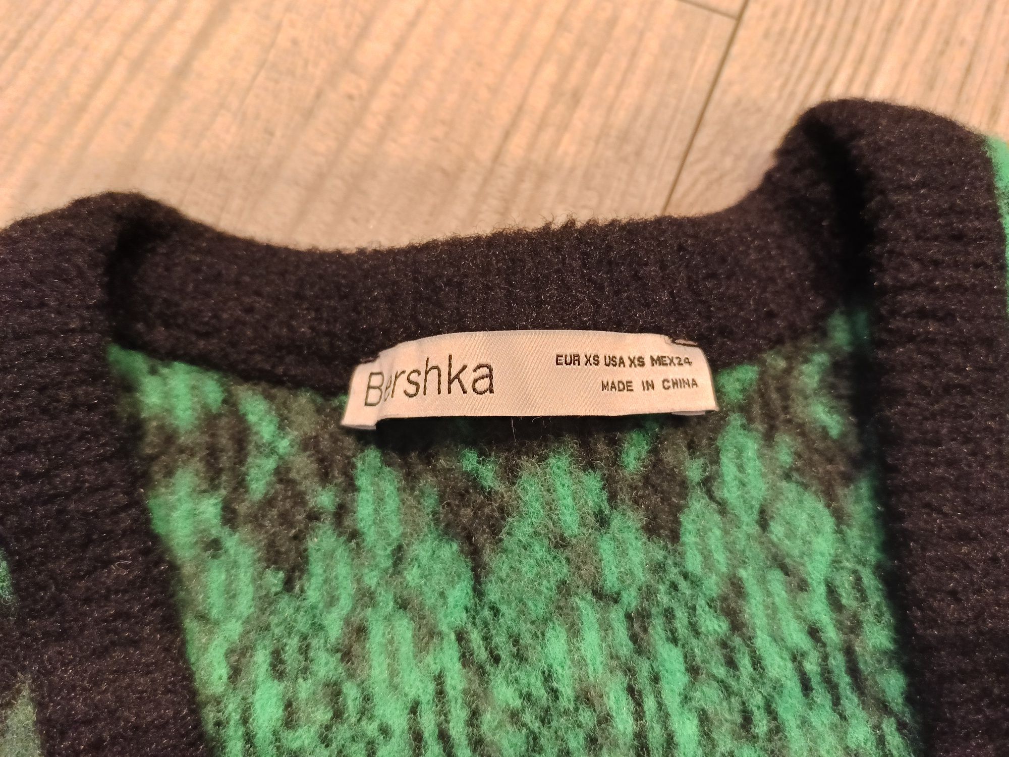 Nowy bez metki zestaw sweter spódniczka Bershka r. XS