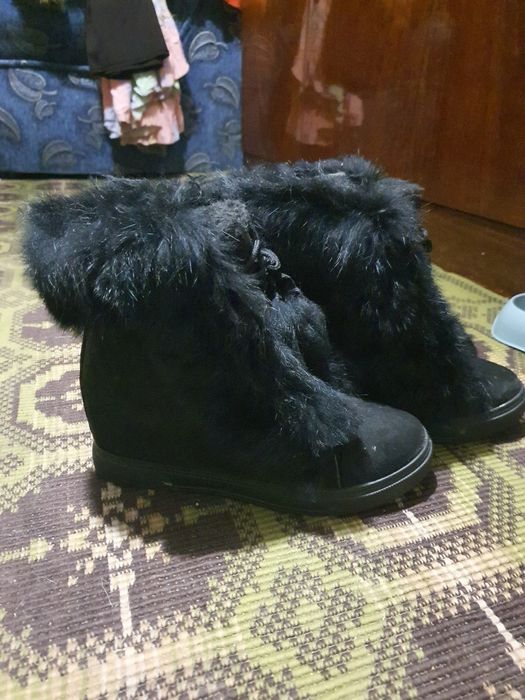 Ботінки з натуральним мехом