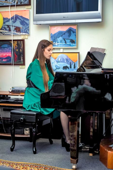 Уроки гри на фортепіано (сольфеджіо, теорія музики)