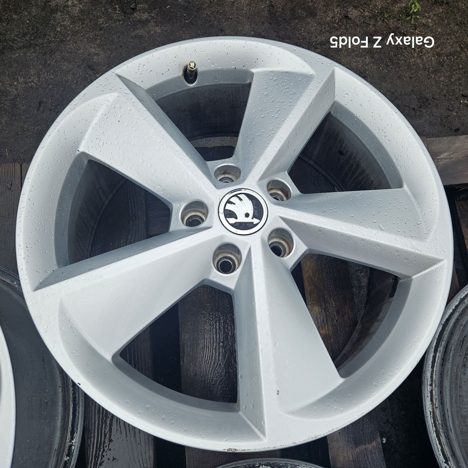 Alufelgi 18 Skoda Octavia Superb Yeti Karoq Kodjaq 5x112 ET51