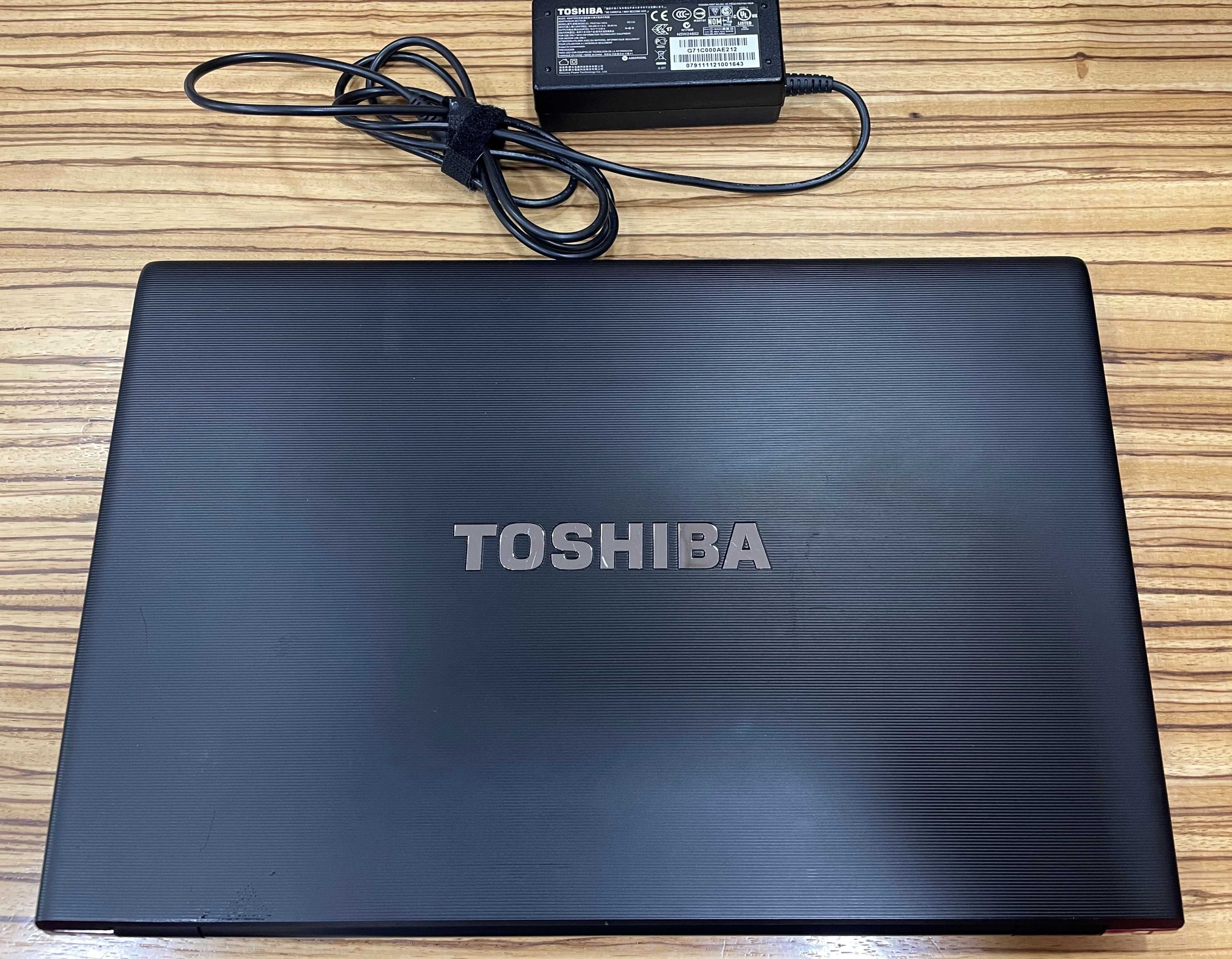 TOSHIBA Satellite Pro R850 (p/ peças)