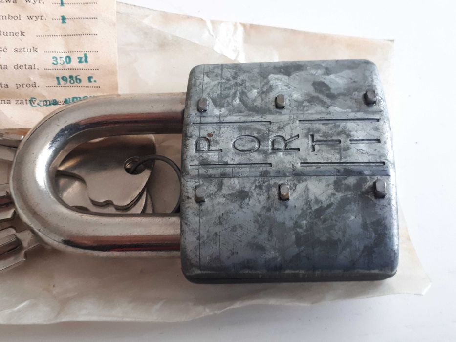 Kłódka PRL -  nowa