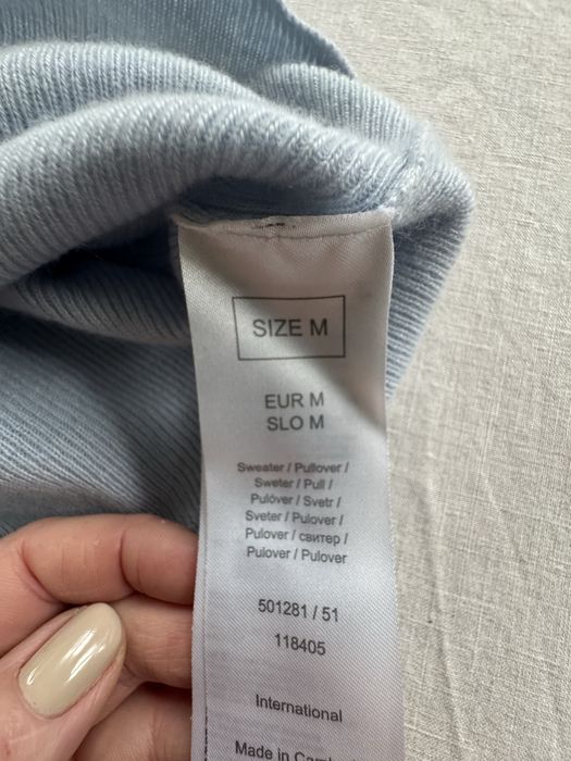 Sweter z obszernym golfem