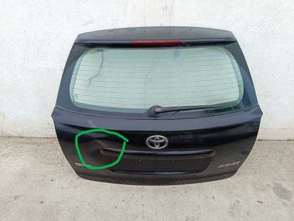 Porta da Mala Toyota Avensis II SW (T25) (03-08)