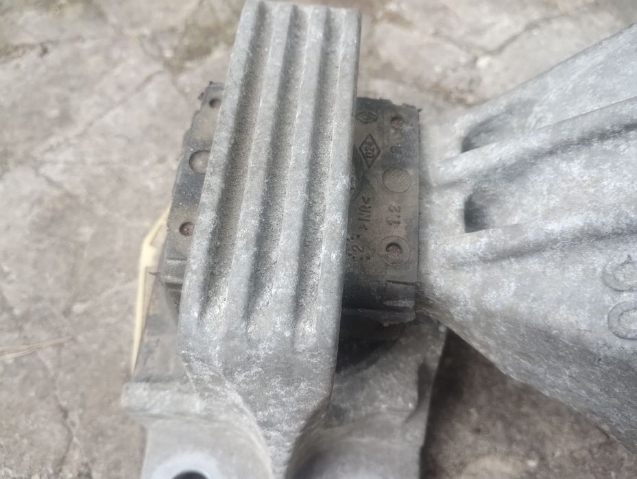 Подушка двигателя Рено Меган 3 112100020R гідроопора