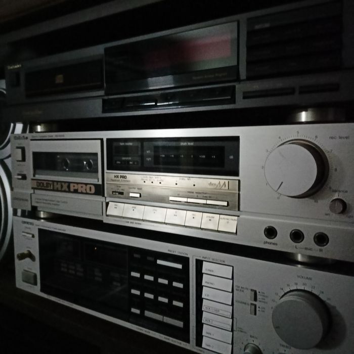 Продається касетна дека Techics RS-B505 клас АА а також ресивер Onkyo!
