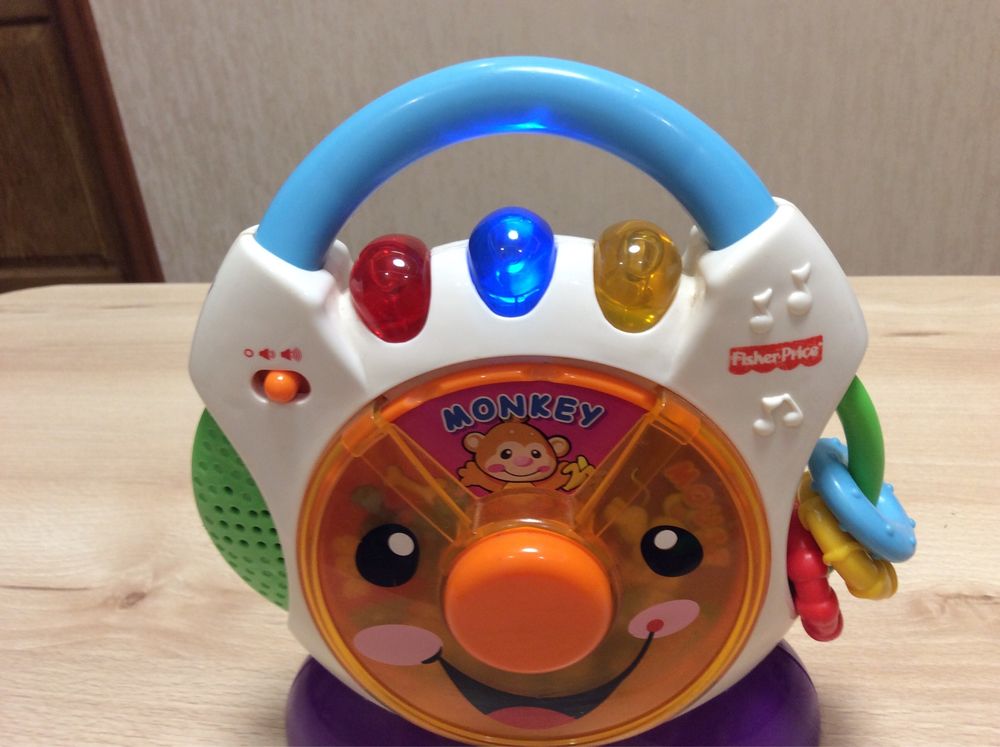 Магнитофон, музыкальная игрушка Fisher-price, поет на английском языке