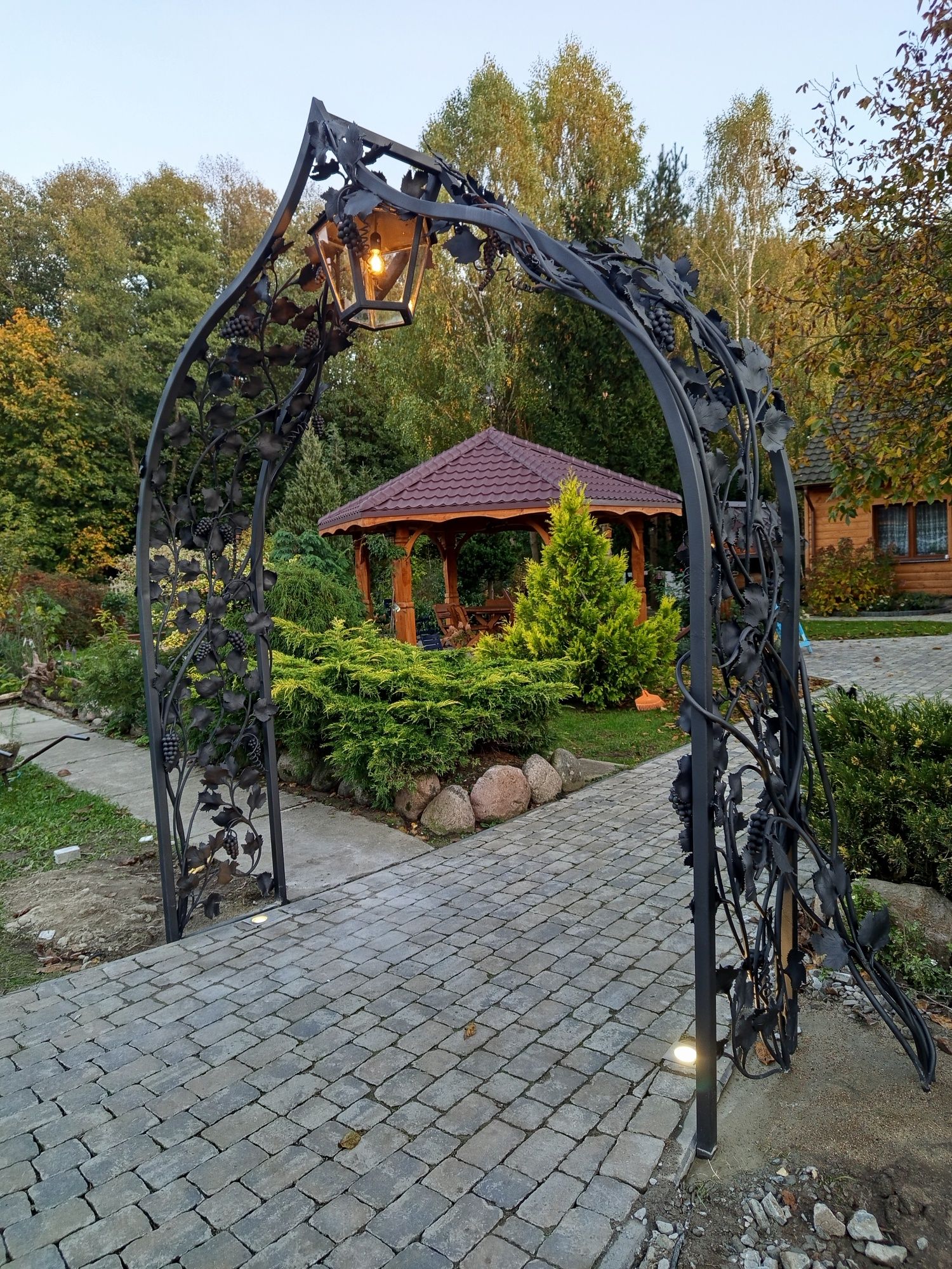 Lampa ogrodowa kuta