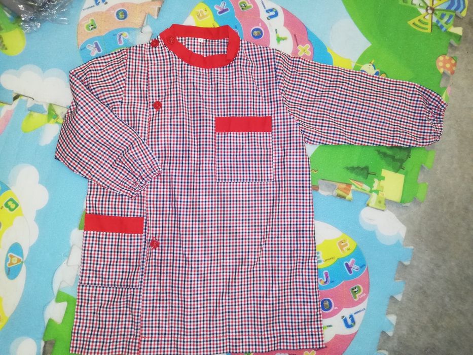 Bata de criança xadrez vermelho tamanho 6 - nova