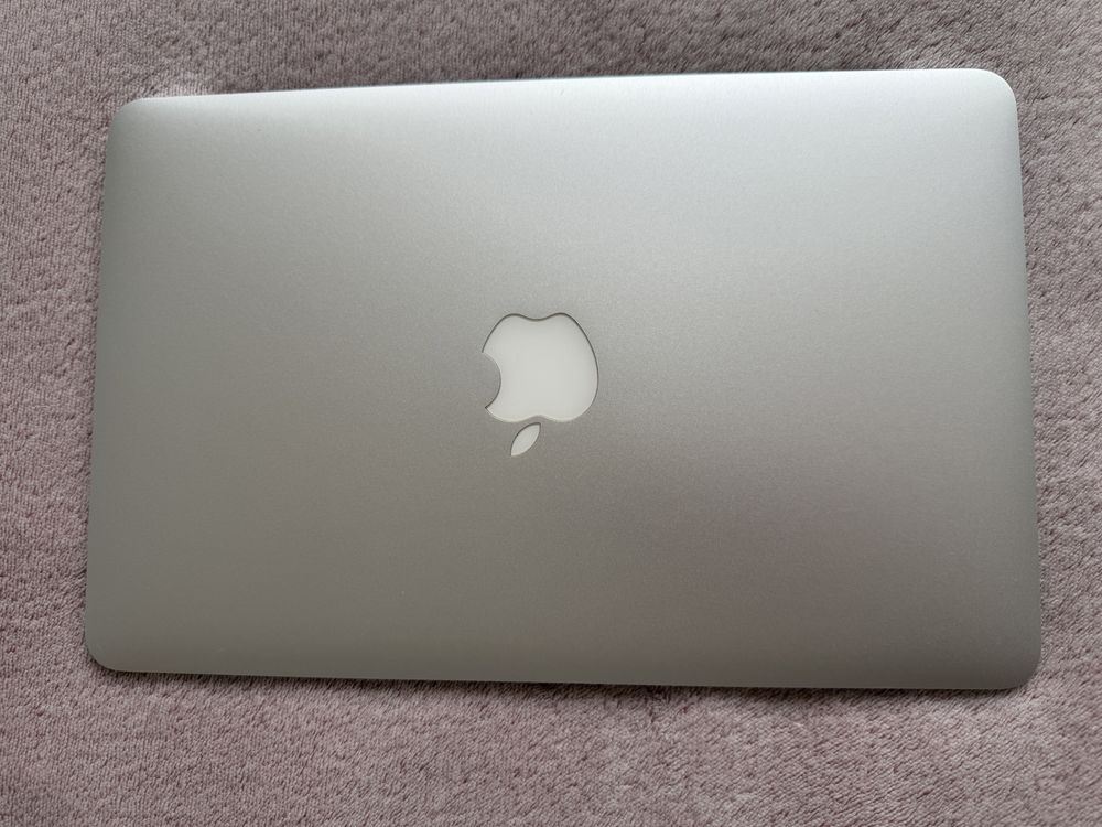 Macbook Air 11” A1465 (2014)