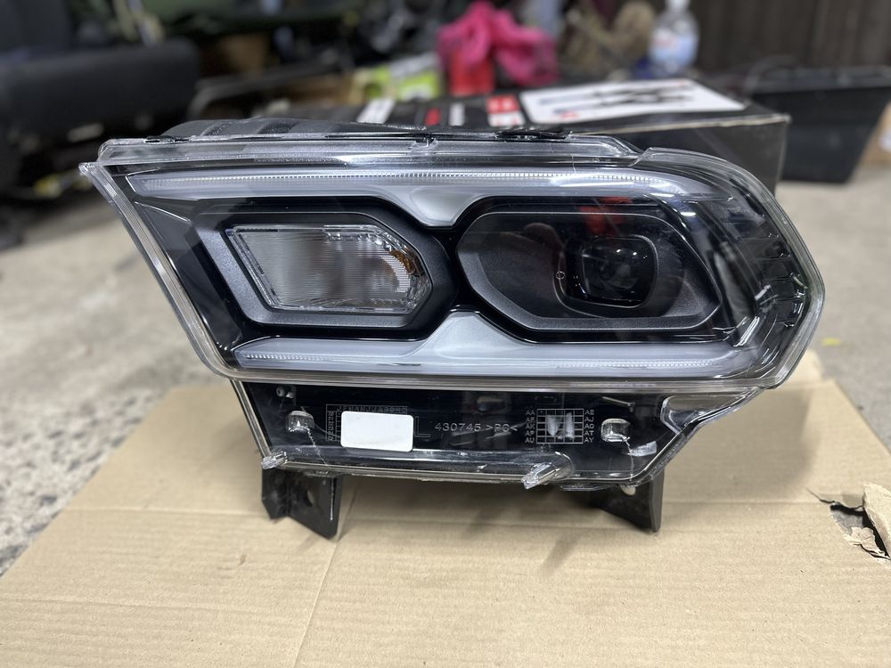 Dodge durango 2022 фара левая led